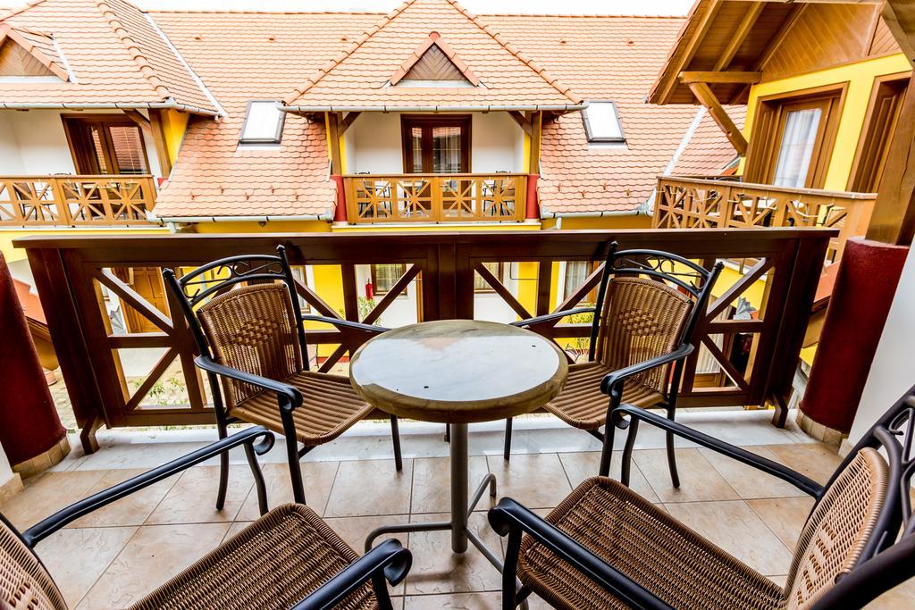 ザラカロシュ Frisko Panzio Bed & Breakfast エクステリア 写真