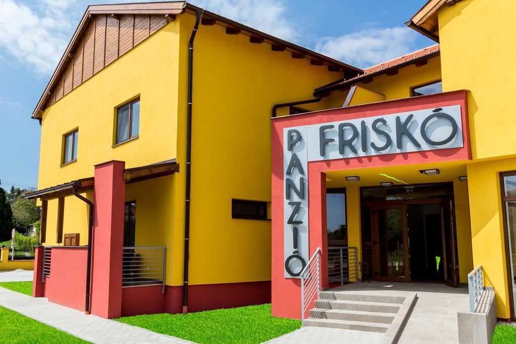 ザラカロシュ Frisko Panzio Bed & Breakfast エクステリア 写真